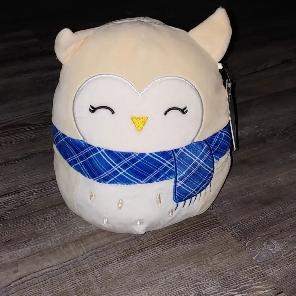 Squishmallows Vee the Owl blue scarf 8 Inch